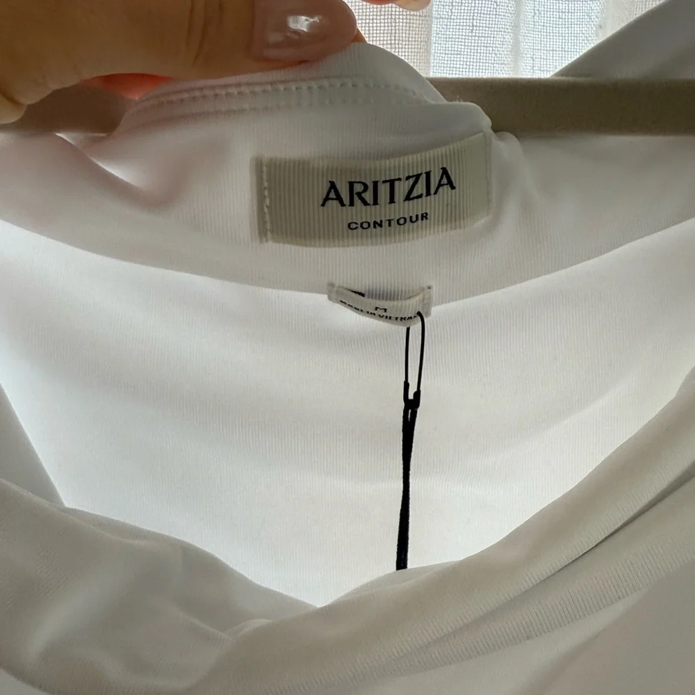 Aritzia Original Contour Ravish Top - Picture 6 of 15